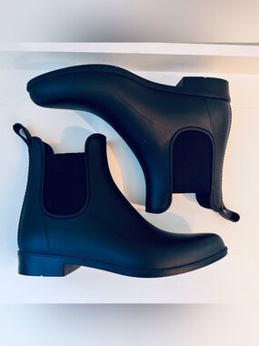Sam Edelman Black Chelsea Rain Booties